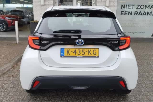 Toyota Yaris (2021) thumbnail 6