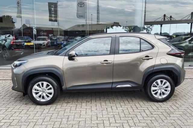 Toyota Yaris Cross (2025) thumbnail 3
