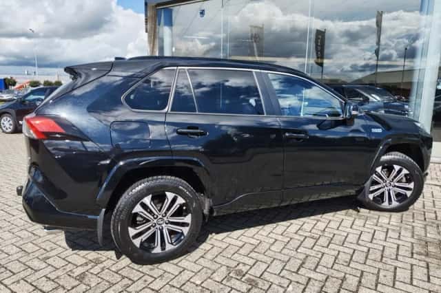 Toyota RAV4 (2021) thumbnail 5
