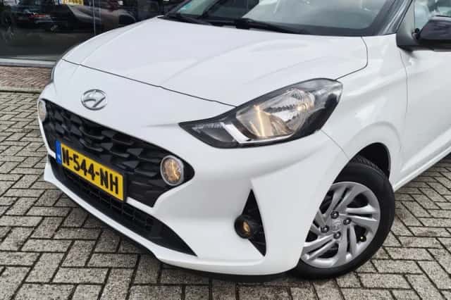 Hyundai i10 (2021) thumbnail 2