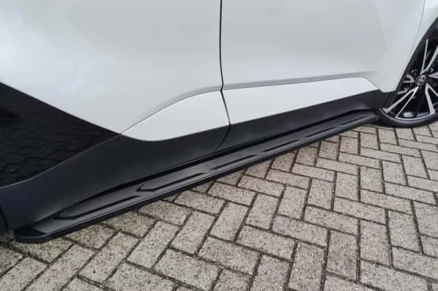 Toyota C-HR (2024) thumbnail 6