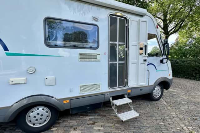 Hymer B 524 (2003) thumbnail 3