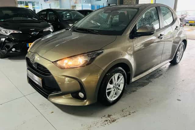 Toyota Yaris (2024) thumbnail 1