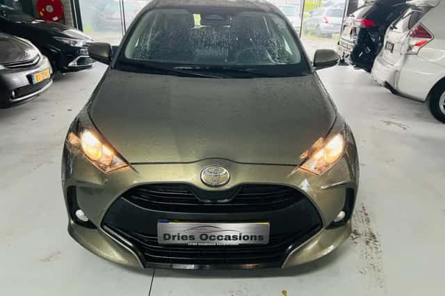 Toyota Yaris (2024) thumbnail 2