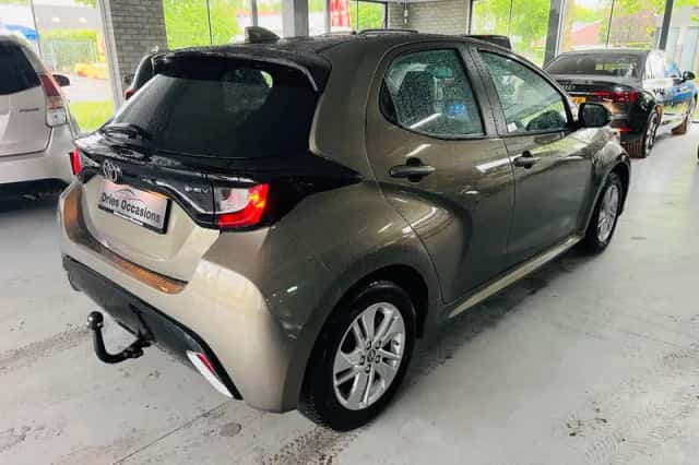 Toyota Yaris (2024) thumbnail 4