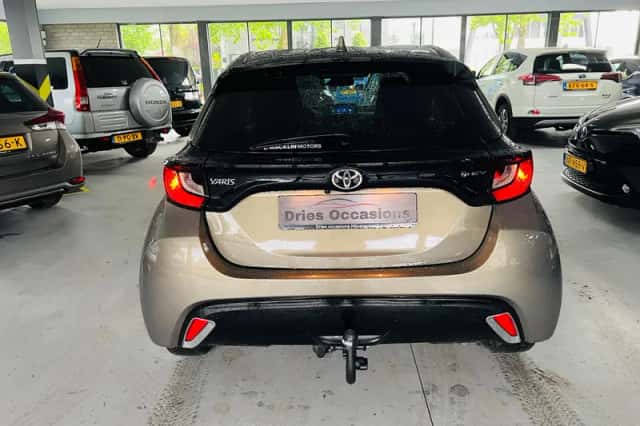 Toyota Yaris (2024) thumbnail 5