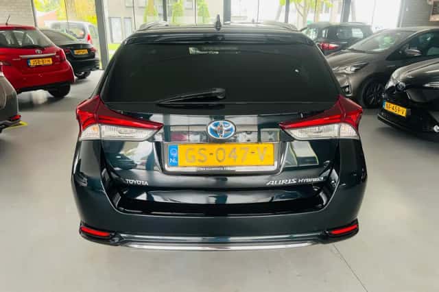 Toyota Auris (2015) thumbnail 5
