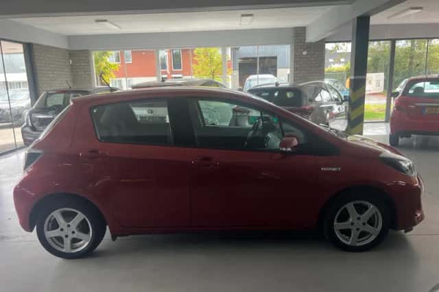 Toyota Yaris (2012) thumbnail 5