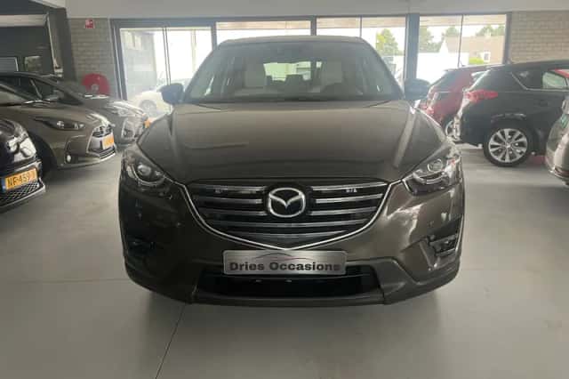 Mazda CX-5 (2017) thumbnail 2