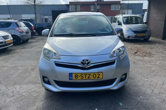 Toyota Verso (2013) thumbnail 4