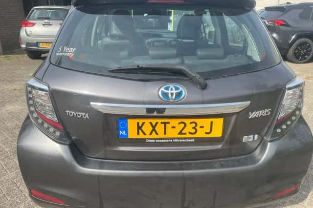 Toyota Yaris (2013) thumbnail 6