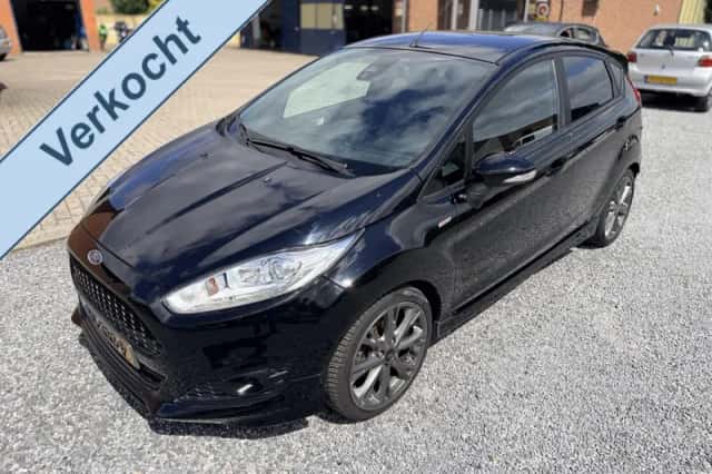 Ford Fiesta (2017) thumbnail 2