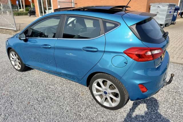 Ford Fiesta (2017) thumbnail 3