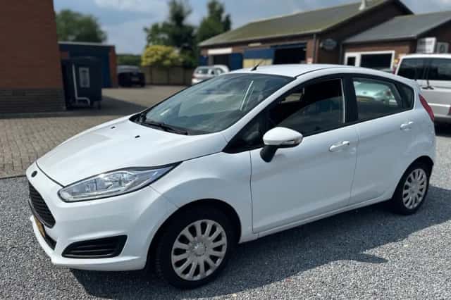 Ford Fiesta (2016) thumbnail 1