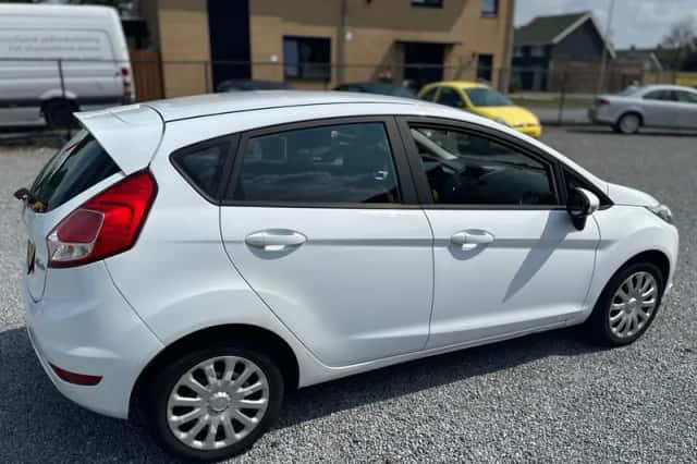 Ford Fiesta (2016) thumbnail 5