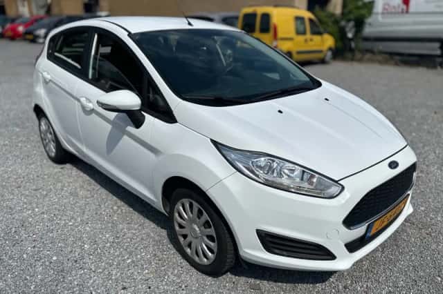 Ford Fiesta (2016) thumbnail 6