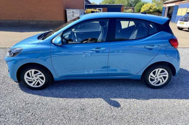 Hyundai i10 (2023) thumbnail 2