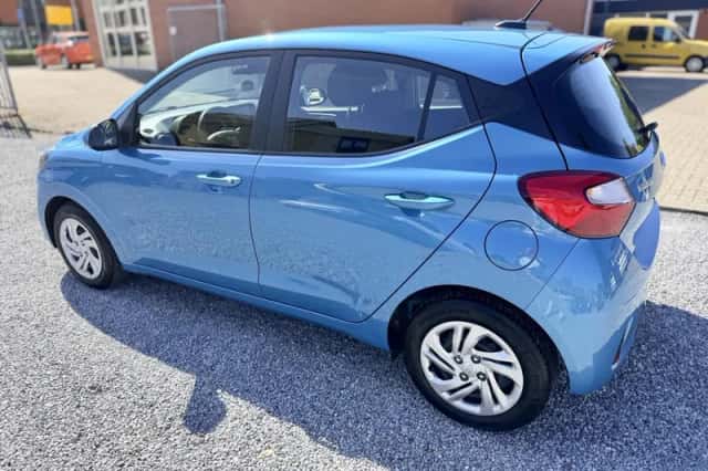 Hyundai i10 (2023) thumbnail 3
