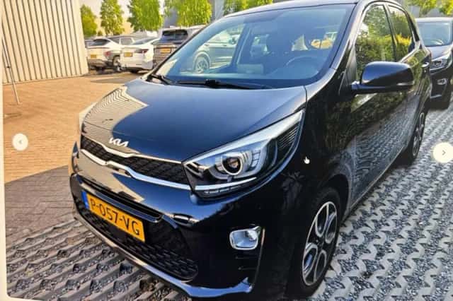 Kia Picanto (2022) thumbnail 2