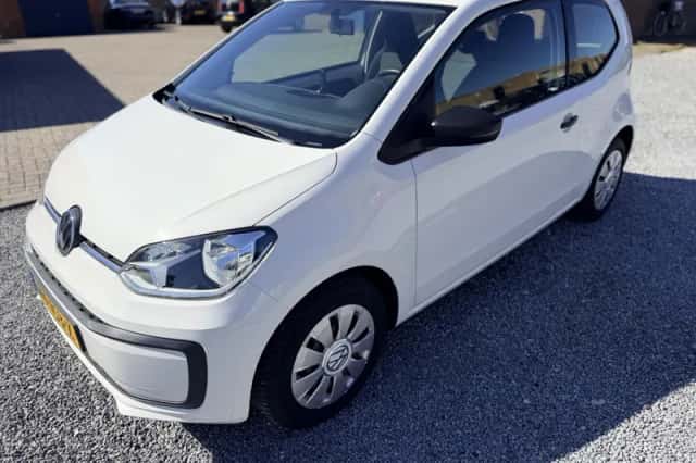 Volkswagen Up! (2017) thumbnail 1