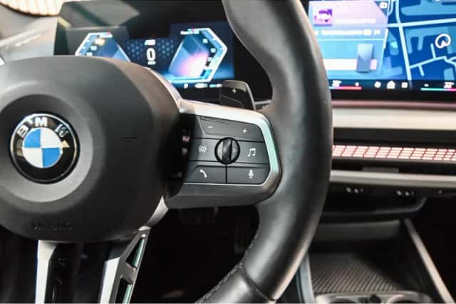 BMW  (2025) thumbnail 6