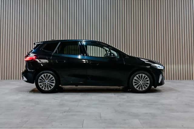 BMW  (2022) thumbnail 3