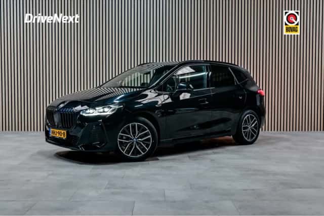 BMW  (2022) thumbnail 1