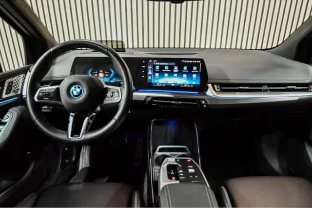 BMW  (2022) thumbnail 3