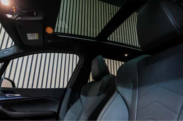 BMW  (2022) thumbnail 4