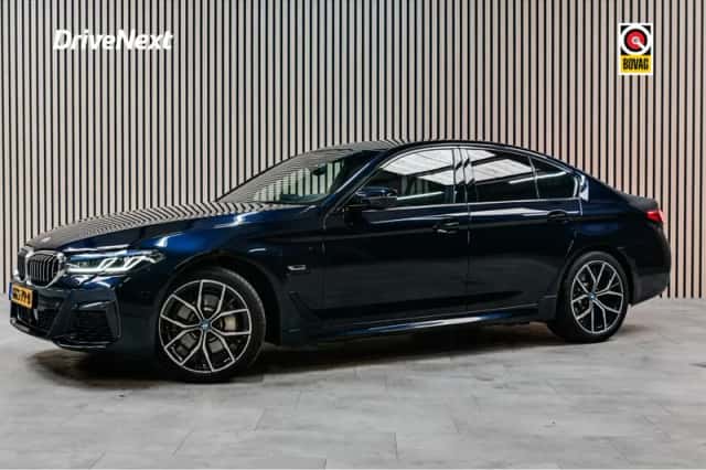BMW  (2022) thumbnail 1