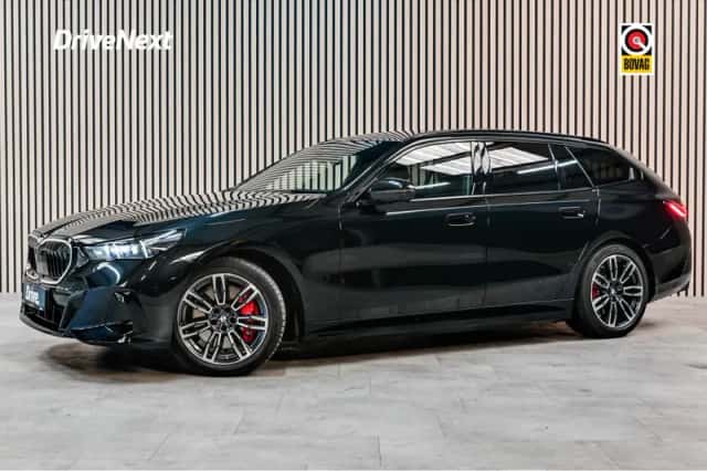 BMW  (2025) thumbnail 1