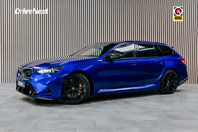 BMW  (2025) thumbnail 1