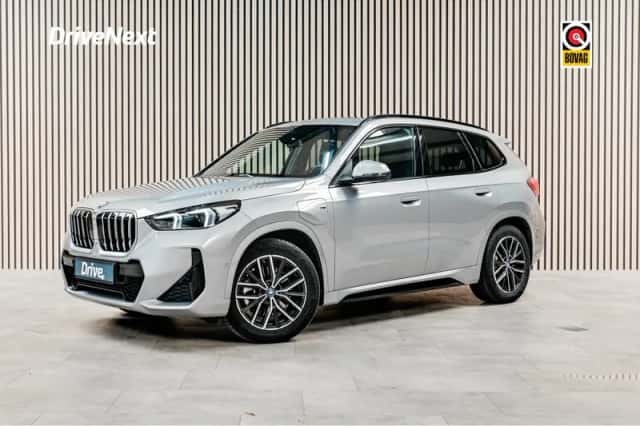 BMW  (2025) thumbnail 1