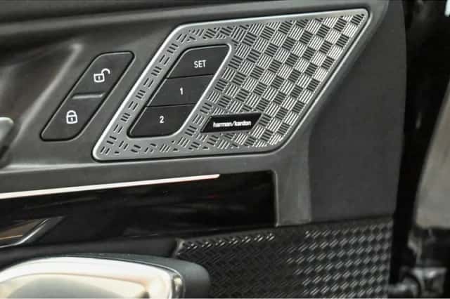 BMW  (2025) thumbnail 5