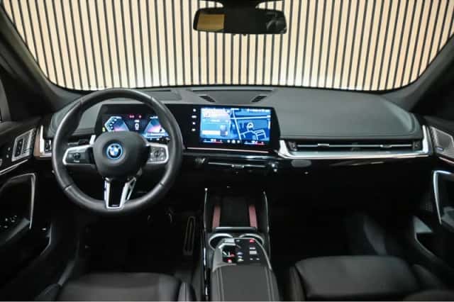 BMW  (2025) thumbnail 6
