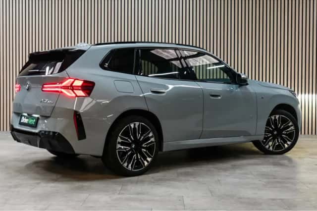 BMW  (2025) thumbnail 2