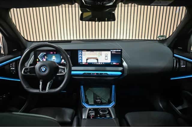 BMW  (2025) thumbnail 3