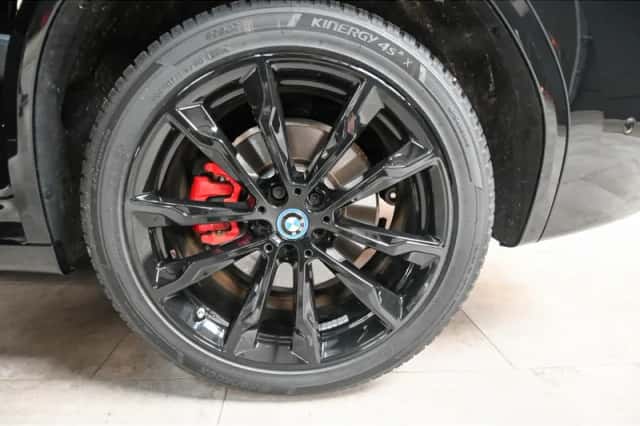 BMW  (2024) thumbnail 6