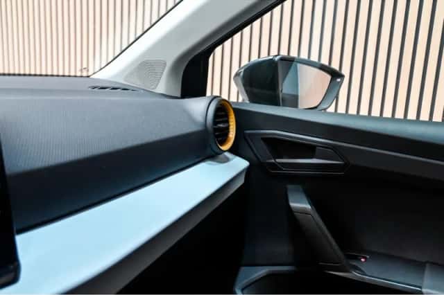 SEAT  (2023) thumbnail 5
