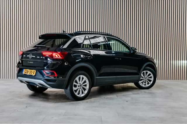 Volkswagen  (2023) thumbnail 2