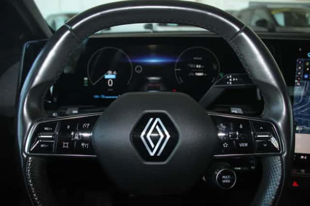 Renault Mégane E-Tech (2023) thumbnail 3