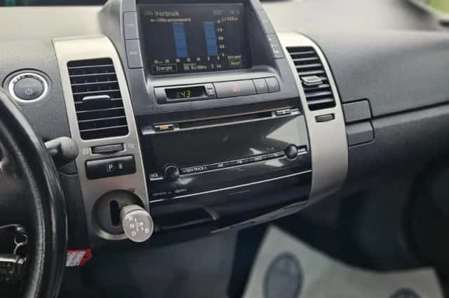 Toyota Prius (2009) thumbnail 2