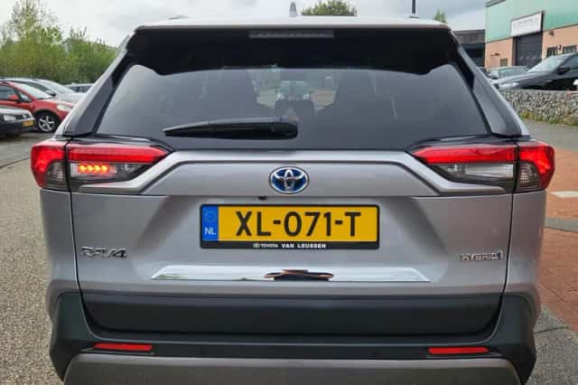 Toyota RAV4 (2019) thumbnail 4