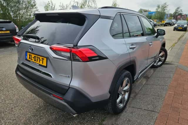 Toyota RAV4 (2019) thumbnail 5
