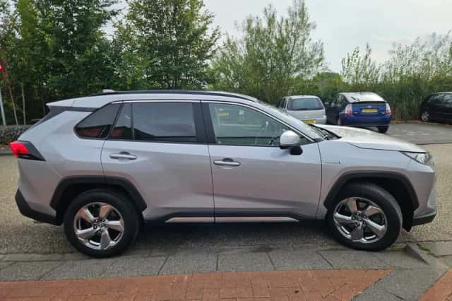 Toyota RAV4 (2019) thumbnail 6