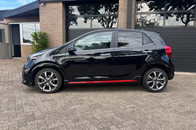 Kia Picanto (2023) thumbnail 2