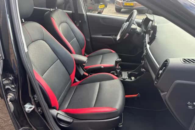 Kia Picanto (2023) thumbnail 5