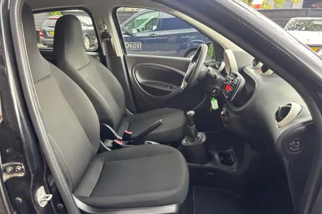 Smart Forfour (2018) thumbnail 6