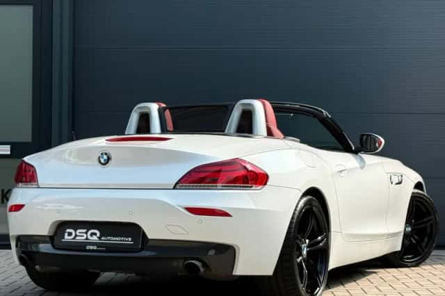 BMW Z4 (2013) thumbnail 2