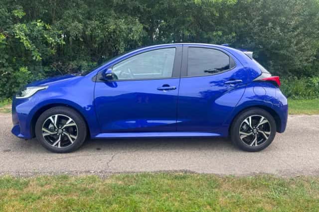 Toyota Yaris (2024) thumbnail 2